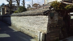 谷中　観音寺の築地塀