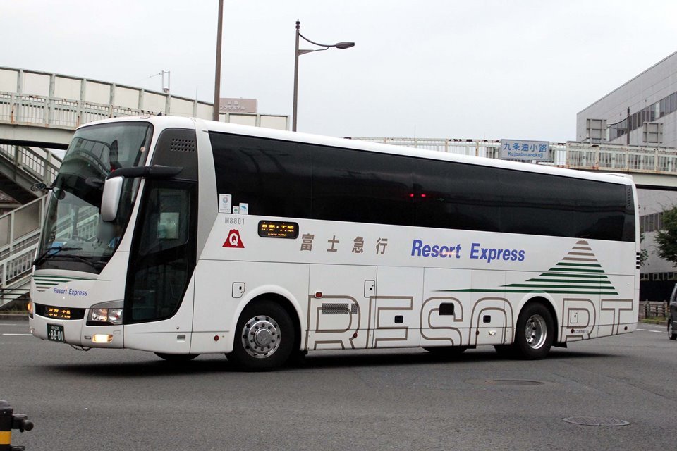 富士急湘南バス M8801