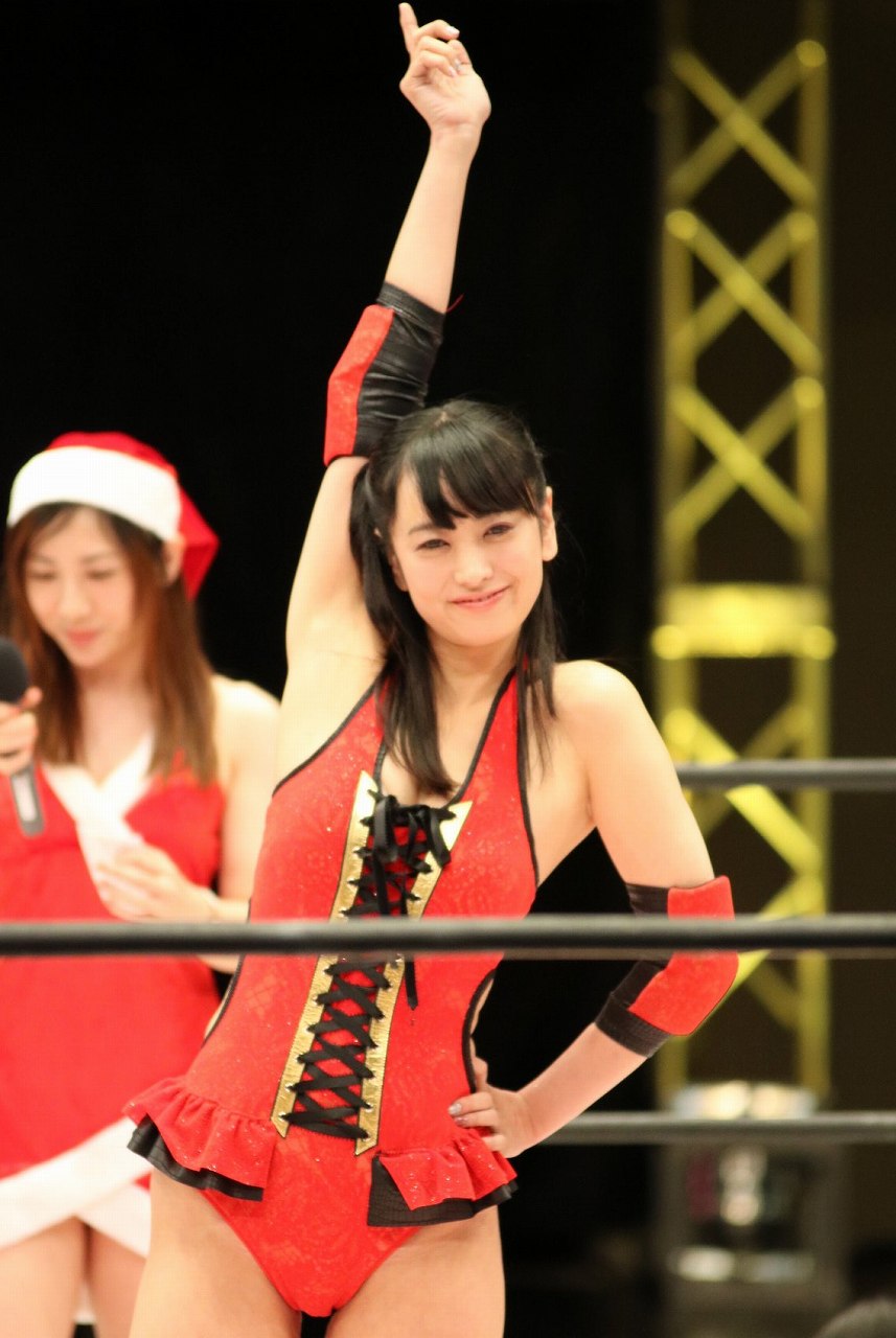 女子プロレス団体・スターダムの興行でリングデビューを果たした脊山麻理子