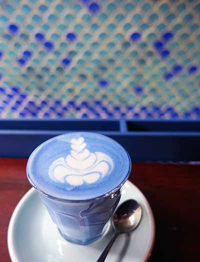 blue whale maharaj cafe バンコク08