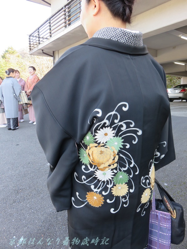 受け継いだ乱菊の絵羽織と総絞りの訪問着を新たな帯で生かす | 京都