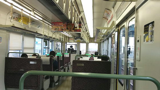 京都線車内